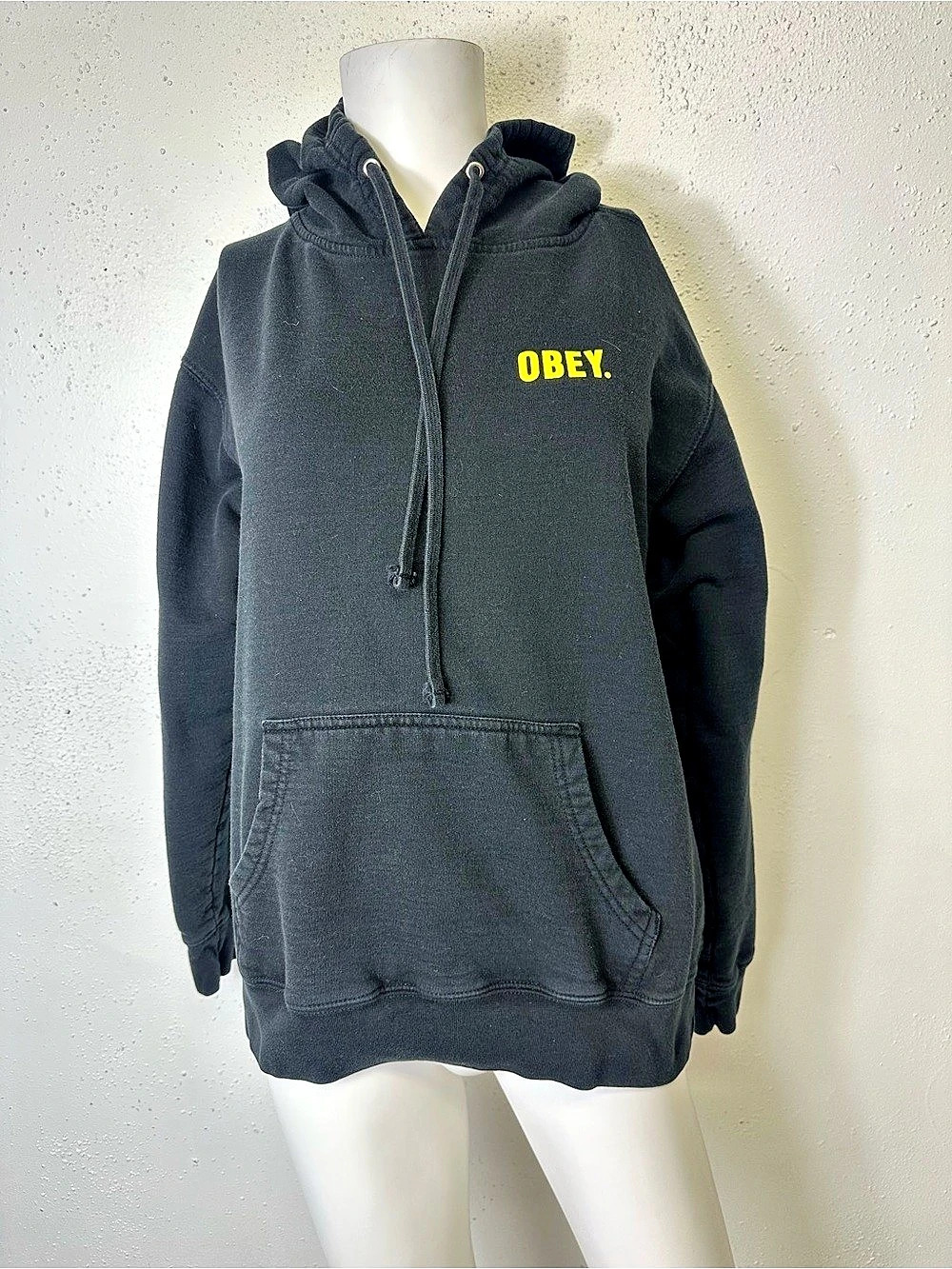 OBEY End Hate Worldwide Hoodie Graphic Pullover Black med